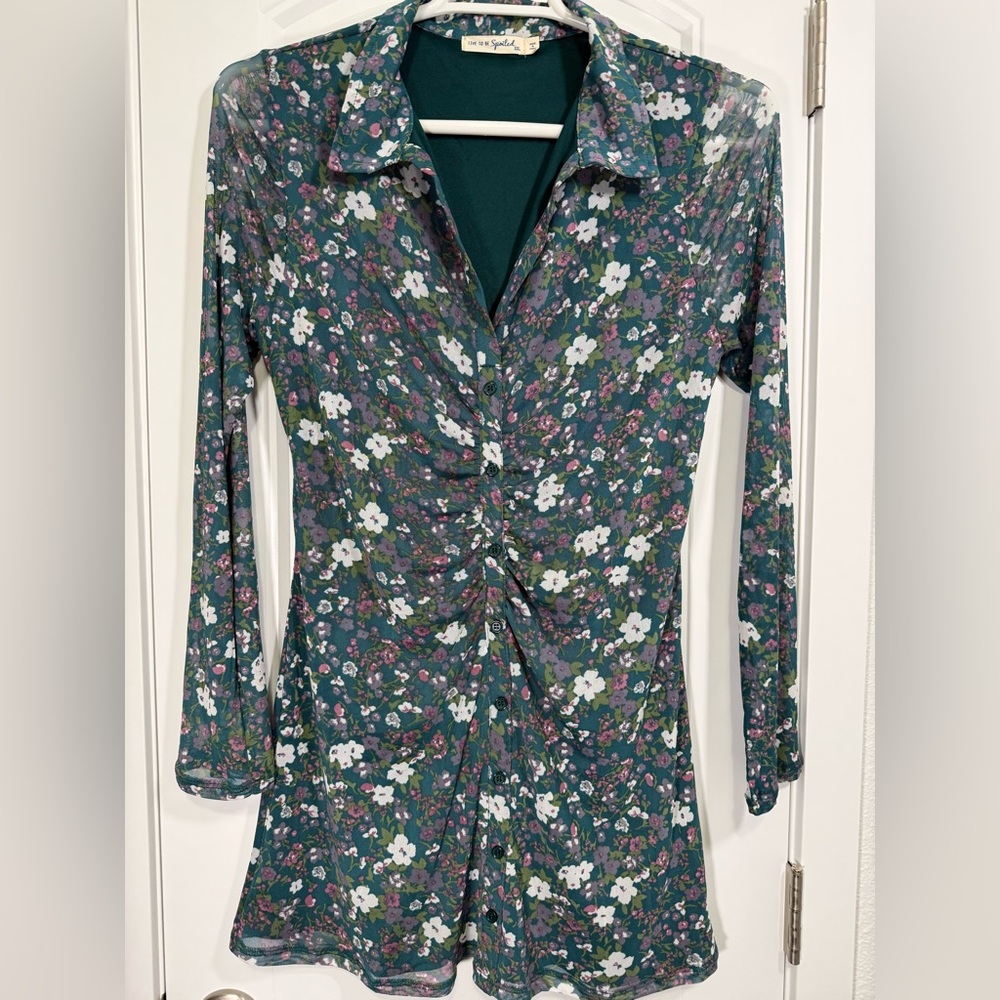 Live to Be Spoiled Juniors Floral Mesh Button Front Tunic Top XXL